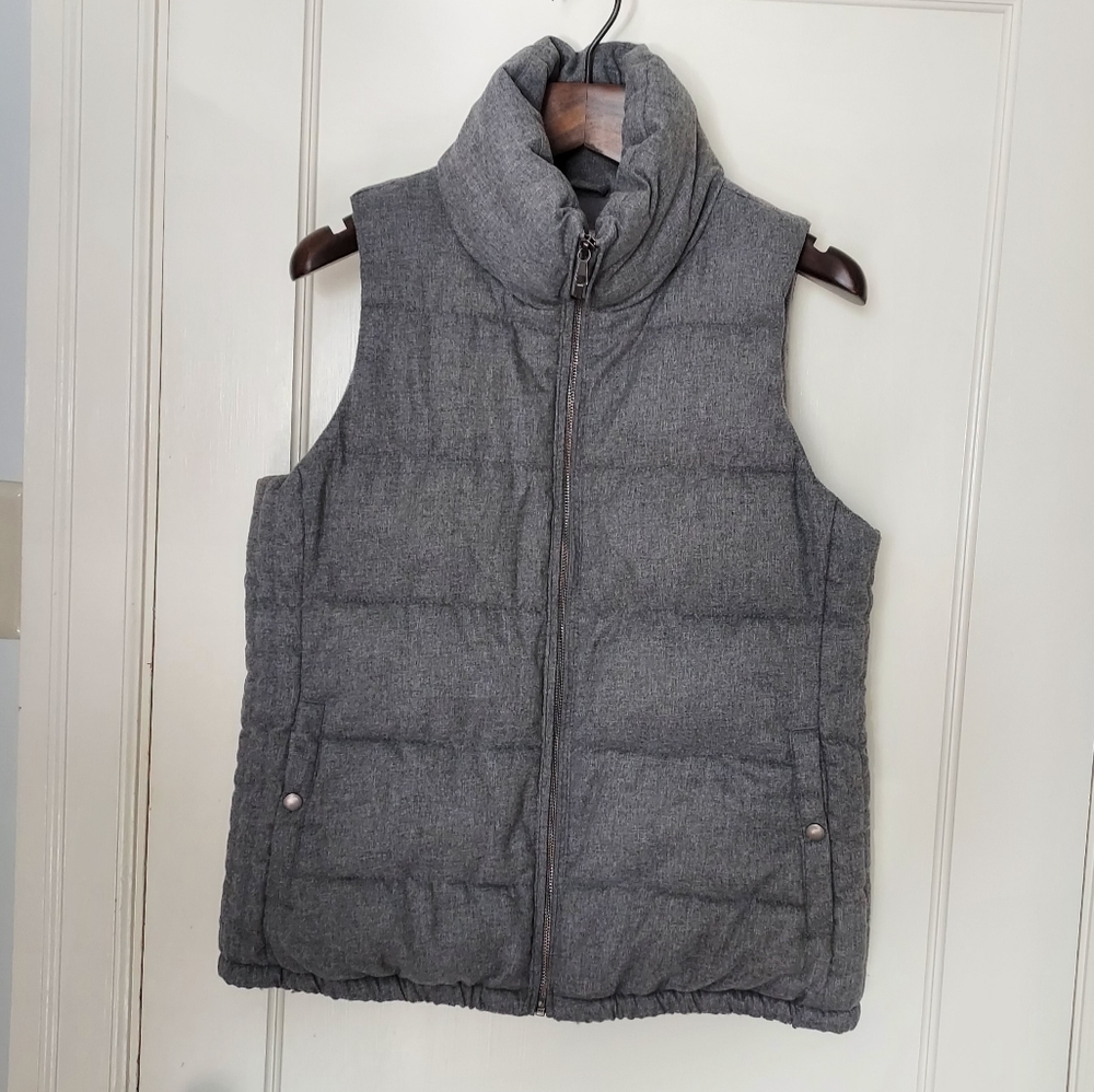 Grey Old Navy puffy vest, sz M